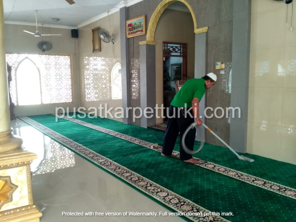 membersihkan karpet
