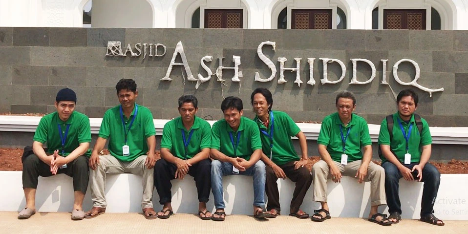 tim pemasangan karpet masjid