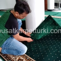 potong karpet masjid