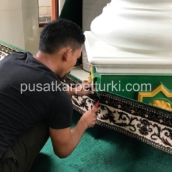 potong karpet masjid