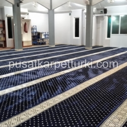 karpet masjid biru