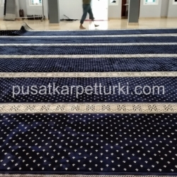 karpet masjid warna biru