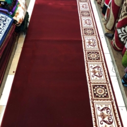 karpet masjid merah